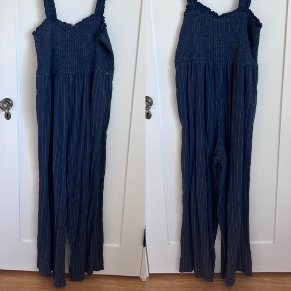 🪅Roxy Adventure Bound Woven Blue Pinstripe Gauzy Tank Jumpsuit - Picture 4 of 11